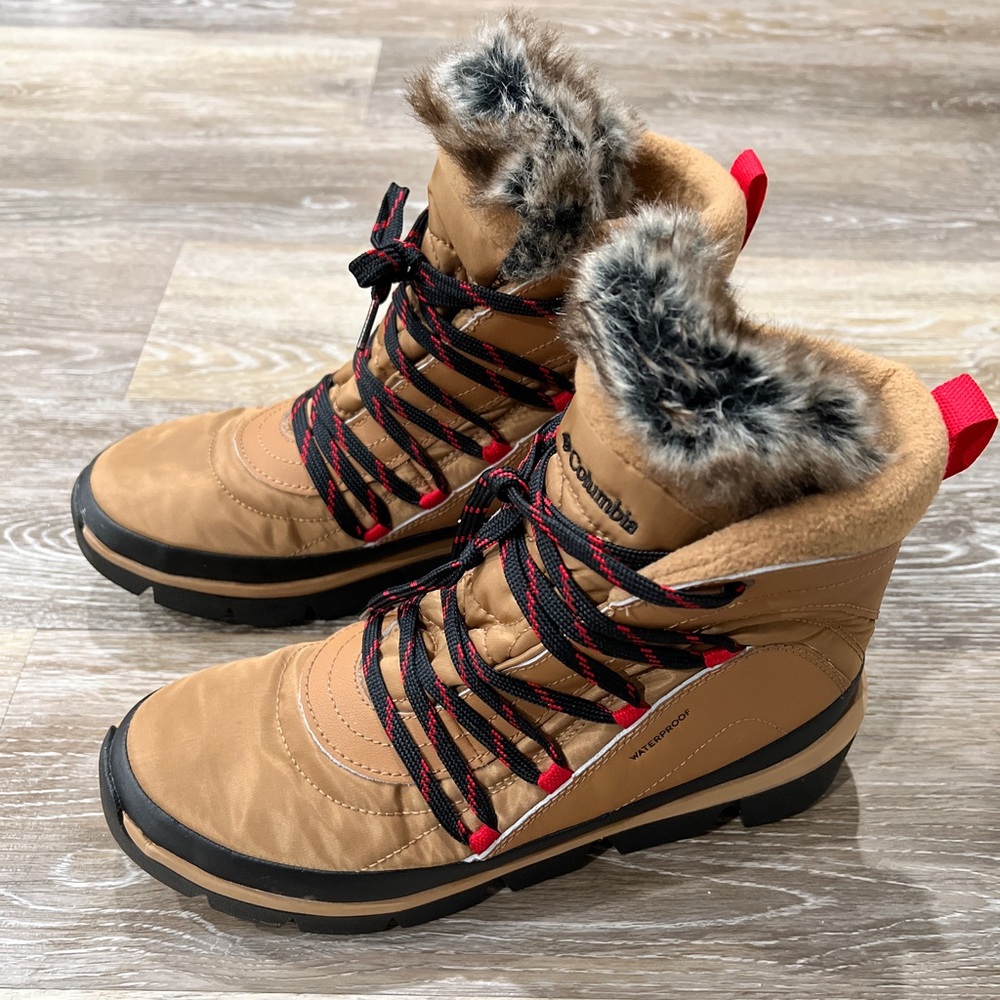 Columbia Tan and Black Winter Rain Boots with Faux Fur Trim